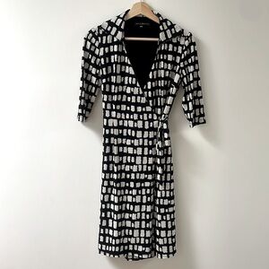 Ross Mayer wrap back white print dress, 3/4 sleeves, collar, made in Canada  XS